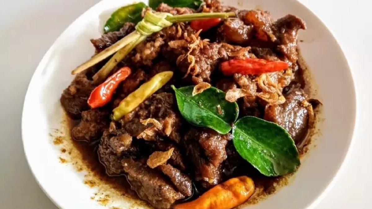 Inilah cara mudah membuat Petis Sapi, makanan khas Boyolali, Jawa Barat, cuma 2 langkah, kuncinya dimasak sampai Kental, jangan lupa beri garam