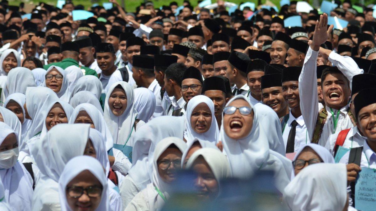 Inilah penjelasan beserta manfaat dibalik ospek atau PKKMB Mahasiswa 2023, banyak nilai positif yang akan didapatkan para calon mahasiswa baru!