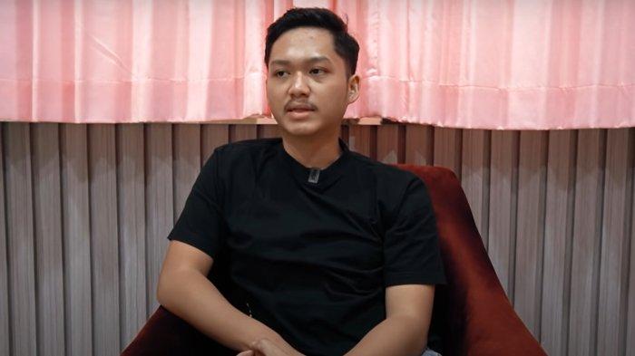 Azriel Hermansyah lulus kuliah S1