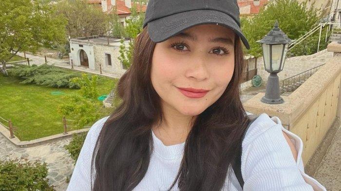 Prilly Latuconsina ungkap alasan tak didaftarkan ayahnya untuk berangkat haji
