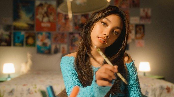 Naura Ayu dikenal penyanyi cilik