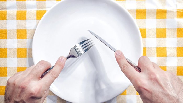 HUKUM MENGELUH LAPAR - Hukum mengeluh lapar dan haus saat sedang puasa Ramadan