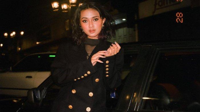 Inilah profil dan akun medsos Rahmania Astrini yang akan menjadi pembuka pada konser Coldplay