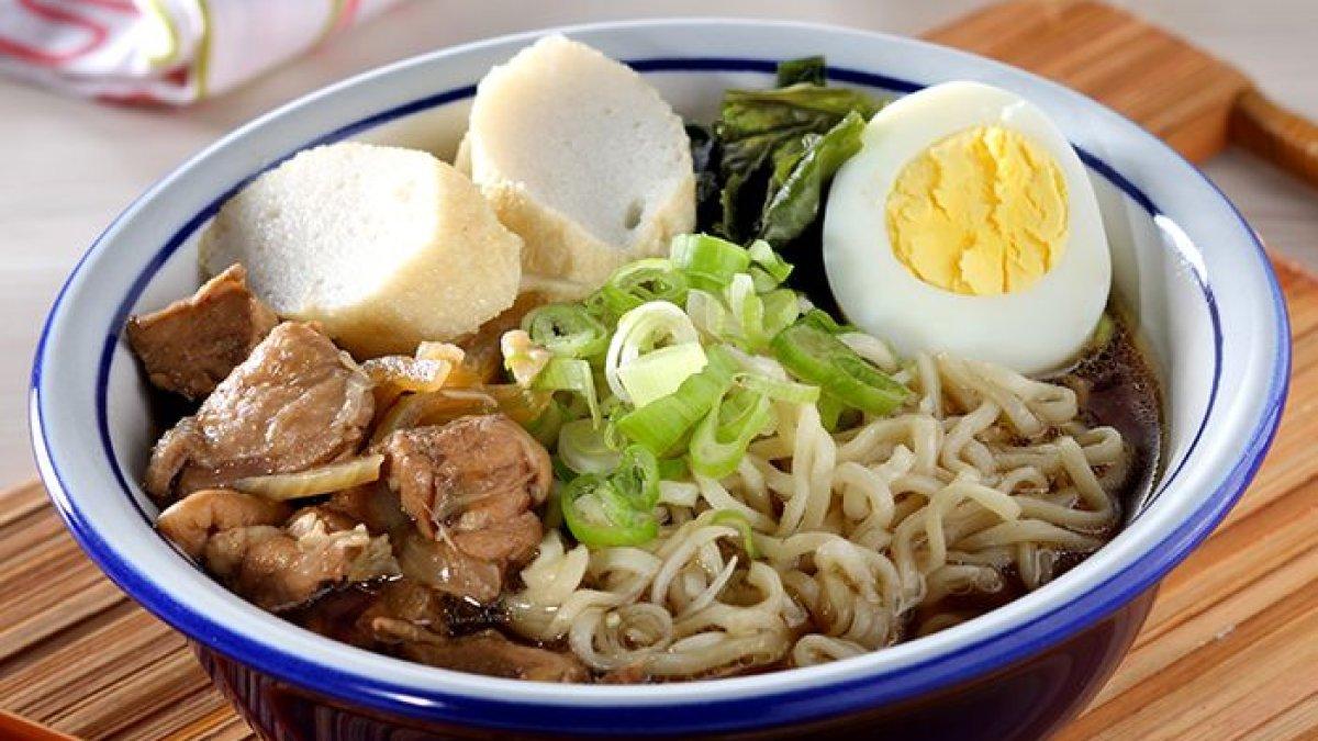 Inilah cara mudah membuat Chicken Ramen, makanan khas Jepang, kuncinya pakai mie ramen segar, tambahkan minyak aroma   untuk rasa lebih dalam