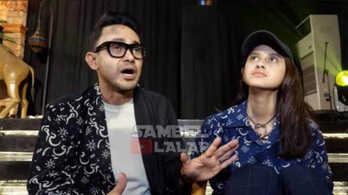 Sebagai seorang ayah, Ramzi turut bersyukur atas keberhasilan putrinya diterima kuliah di kampus impiannya.
