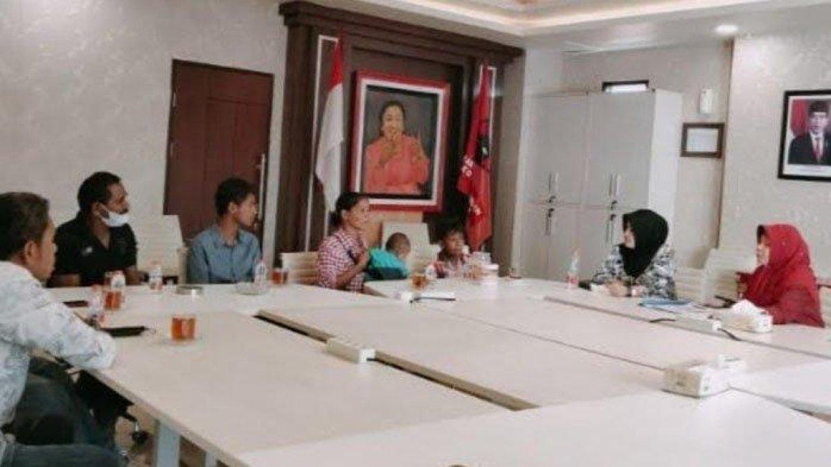 Refaldo Rahakbauw bersama keluarga