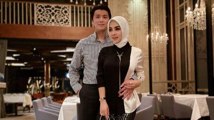 Syahrini hamil anak pertama