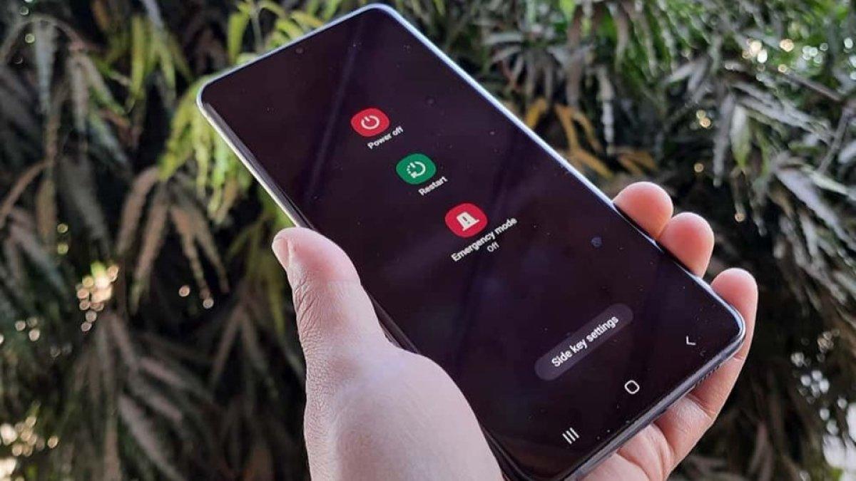 Restart HP mengatasi masalah internet