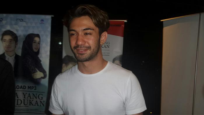 Artis peran, Reza Rahadian ceritakan pengalaman belajar memandikan jenazah