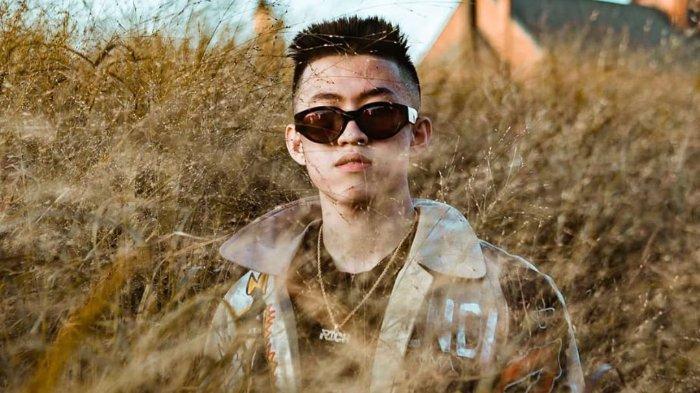 Sosok Rich Brian