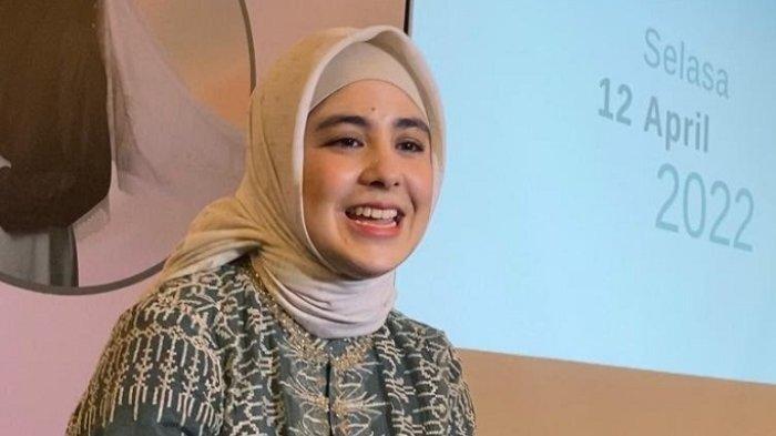 Risty Tagor masih betah menjanda