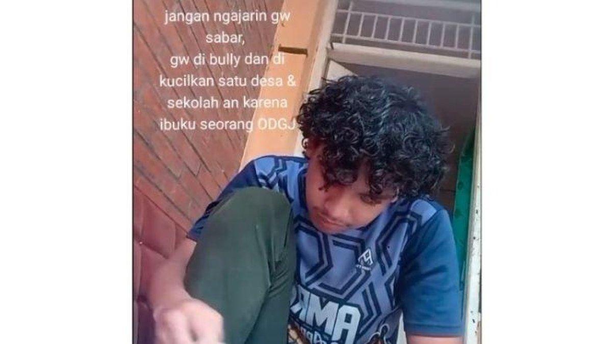 Rokhim membagikan kisah pilu dikucilkan lingkungan lantaran ibunya seorang ODGJ.