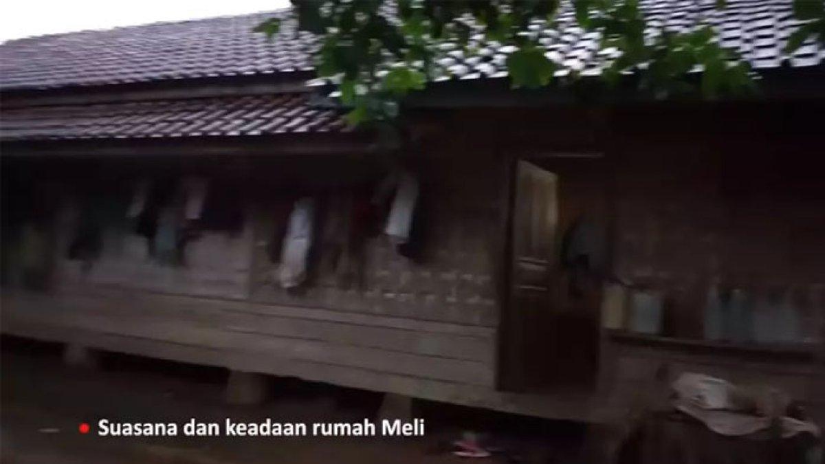 Rumah jawara dangdut di Cirebon.