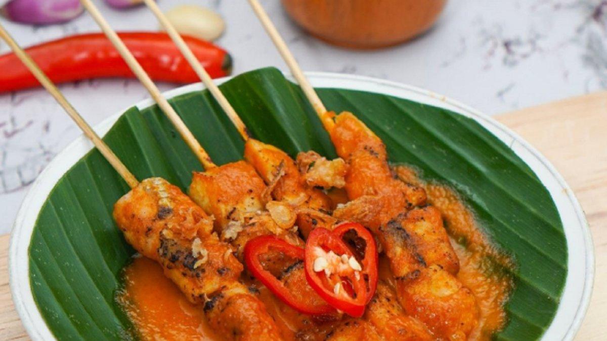 Inilah cara mudah membuat Sate Bandeng, makanan khas Serang, Banten, kuncinya bisa tambahkan kelapa parut, Isian harus padat ,tidak terlalu basah