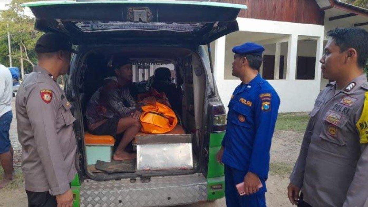 Satu nelayan penumpang Kapal Sumber Berkat yang karam akibat menabrak karang di perairan wilayah Taman Nasional Alas Purwo, Banyuwangi, Jawa Timur, Sabtu (24/6/2023) meninggal.