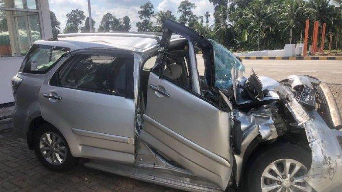 Satu unit mobil Daihatsu Terios ringsek