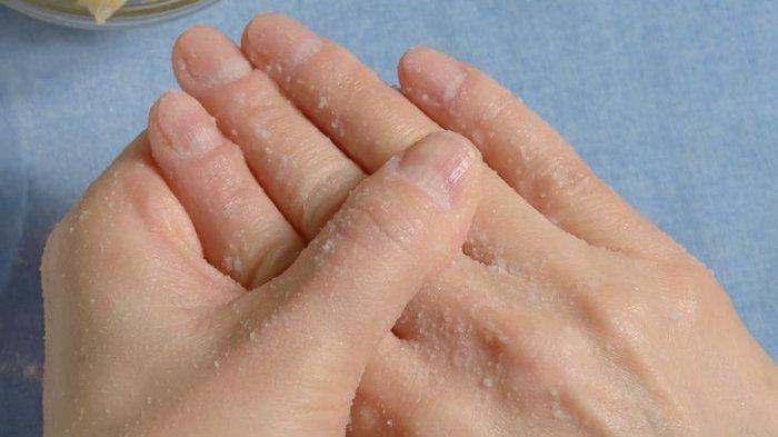Scrub pakai soda kue