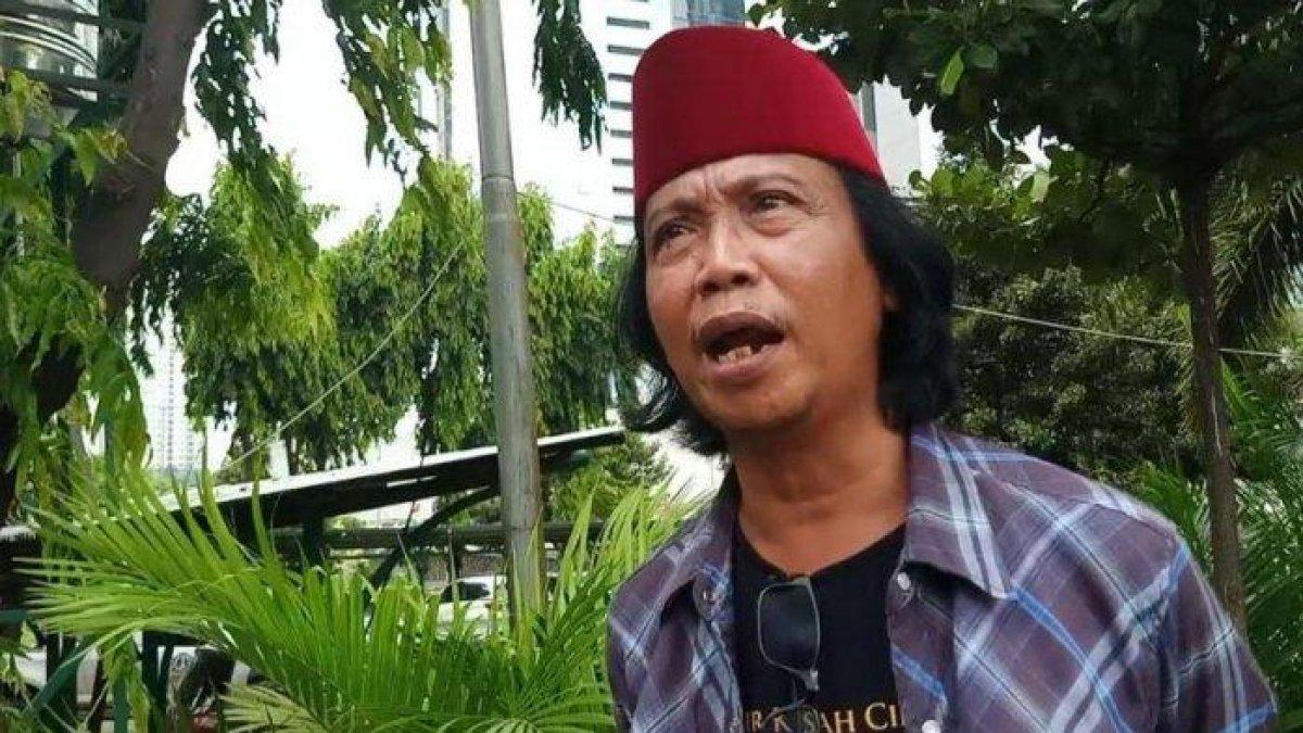 sejak Mandra terjun ke dunia akting pada tahun 70-an, ia tak pernah diminta menunjukkan followers.