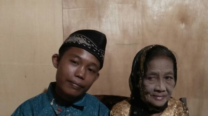 Nenek Rohaya, istri dari Slamet meninggal
