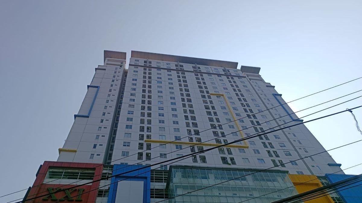 Seorang pria lompat dari lantai 29 apartemen di Jatinegara, Jakarta Timur, Senin (17/7/2023).