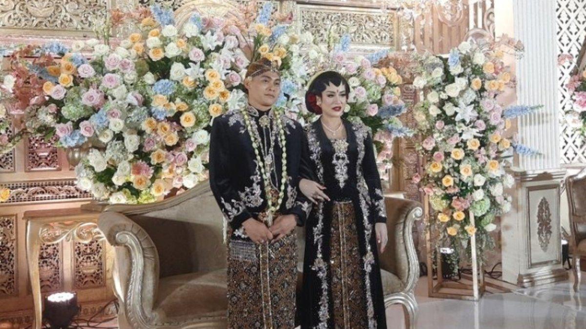 Shinta Bachir menikah dengan Indra Kristianto