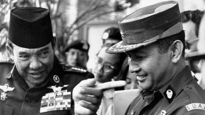 Jurusan Sejarah akan belajar seputar sejarah kuno sebelum masehi hingga zaman modern abad 20-an.