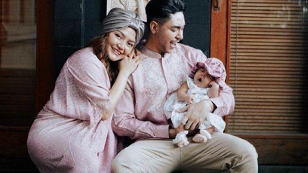 Siti Badriah atau Sibad dan Krisjiana Baharuddin