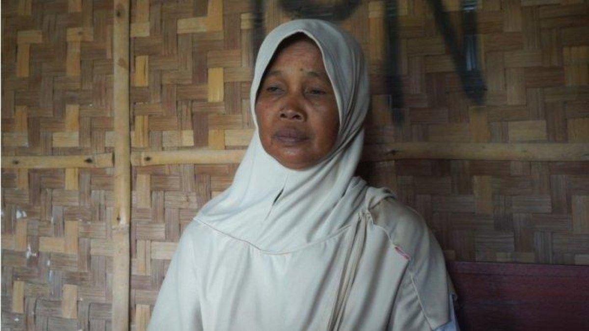 Sulastri selaku nenek yang menanggung