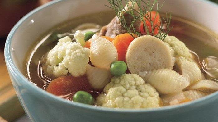 Sup juga mengandung air yang cukup banyak, sehingga membuat tubuh merasa kenyang lebih lama.