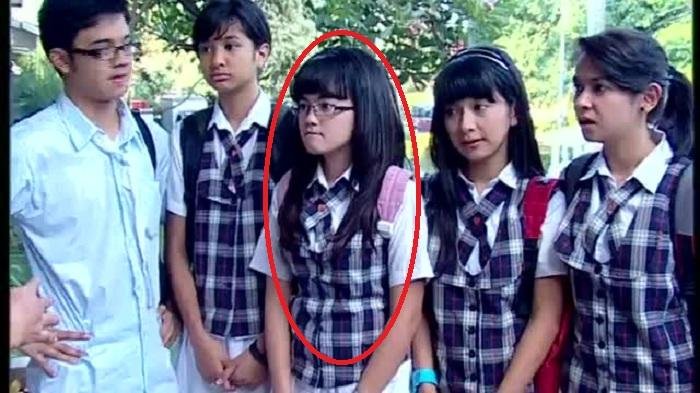 Tania Putri