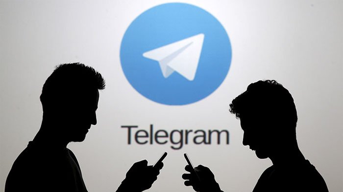 Kamu bisa membuat channel berbayar dan menawarkan konten-konten eksklusif yang bisa didapatkan secara gratis di telegram.