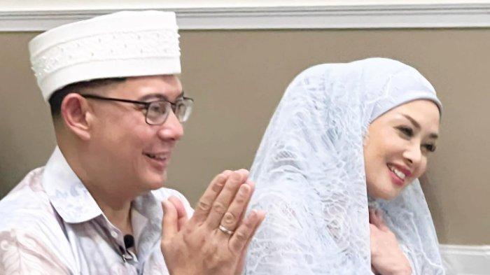 Terry Putri menikah dengan pria yang bernama Derly Darmawan.