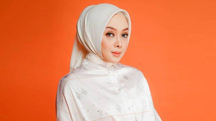 Terry Putri berusia 44 tahun