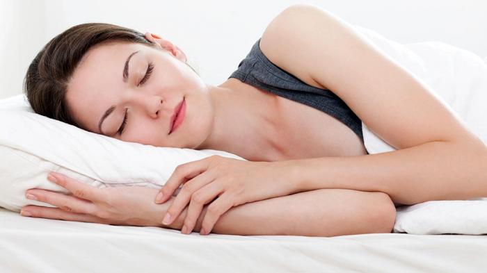 Kurang tidur menyebabkan tubuh mencari sumber bahan bakar lain saat bangun tidur.