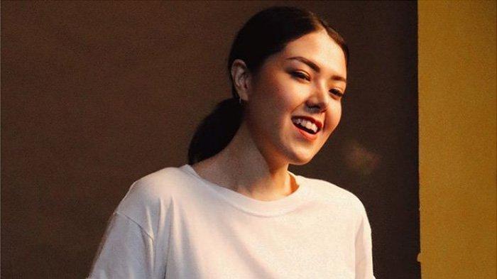 Inilah profil dan akun medsos Tina Toon yang miliki wajah awet muda kemarin baru rayakan ulang tahun ke-30
