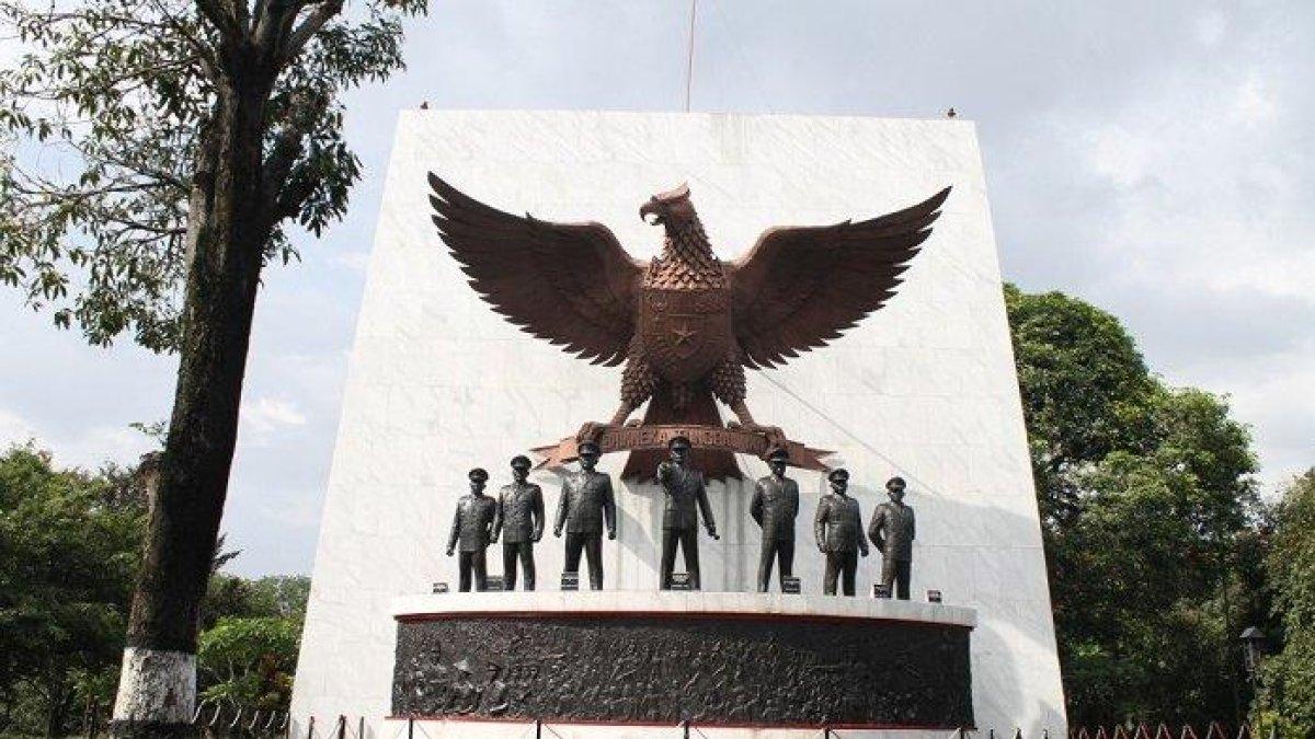 Inilah contoh 7 susunan acara malam tirakatan 17 Agustus yang dapat digunakan pada peringatan Hari Ulang Tahun (HUT) ke-79 Republik Indonesia.