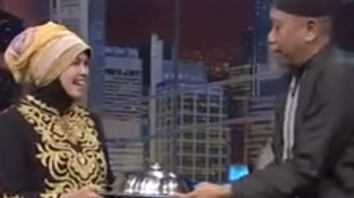 Istri Tukul Meninggal - Tarzan Kaget dengar Istri dari Presenter Bukan