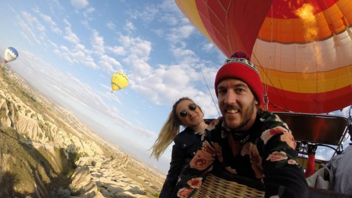 Ilustrasi - Sepasang pengantin baru di Malaysia terpaksa gagal pergi bulan madu ke Turki karena paspor basah terkena air hujan.