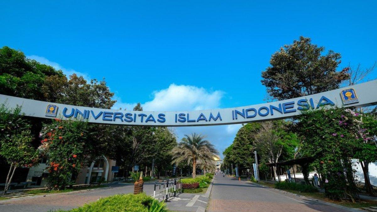 Mahasiswa baru UII keracunan massal gegara konsumsi nasi kotak