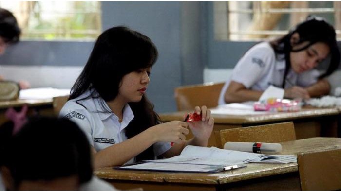 Ilustrasi siswi SMA