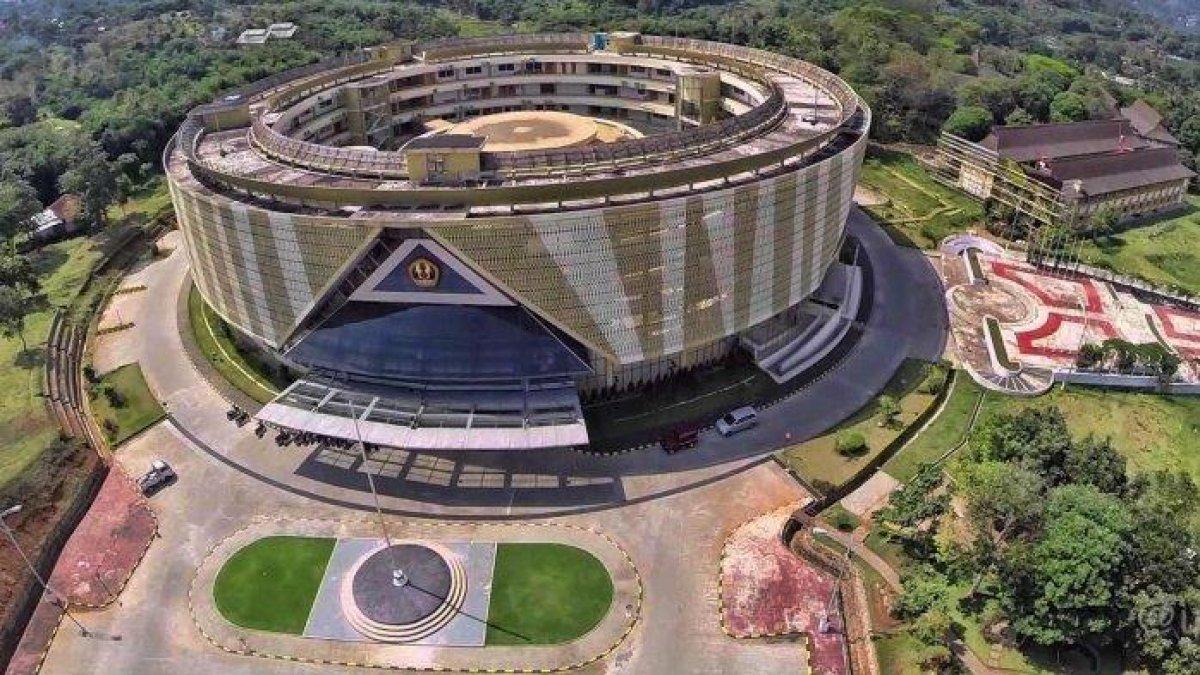 Universitas Padjadjaran atau Unpad sempat kerja sama dengan platform pinjaman online untuk pembayaran kuliah 