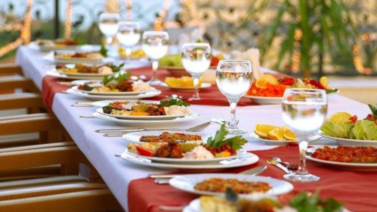 ada beberapa negara lain yang juga merayakan Lebaran dengan cara yang mirip dengan Indonesia.