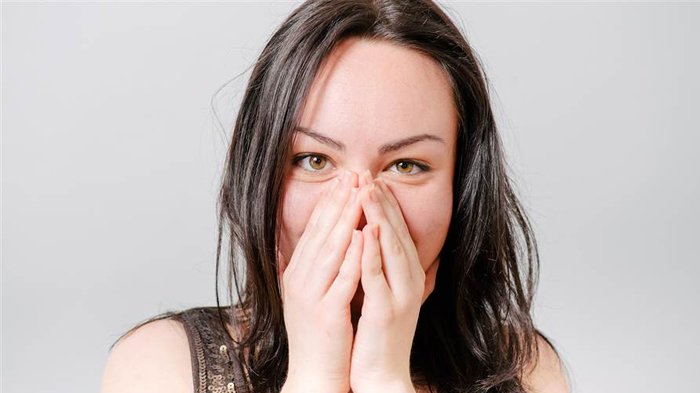 Ilustrasi wanita tersipu malu