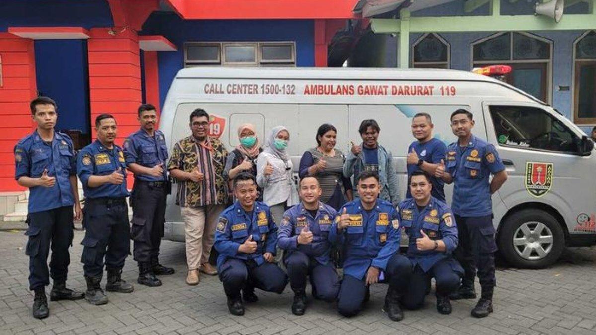 Warga Kabupaten Demak minta bantuan Damkar Semarang untuk melepaskan cincin di alat kelaminnya.