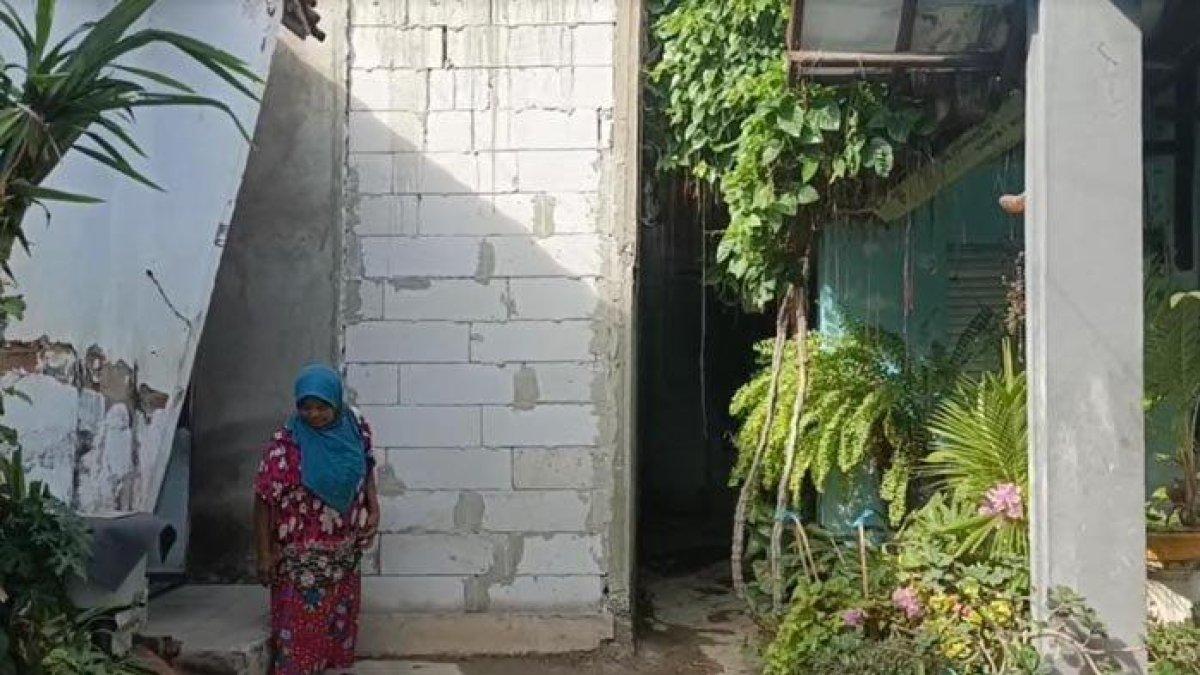 Warga Kabupaten Ponorogo, nekat menutup jalan