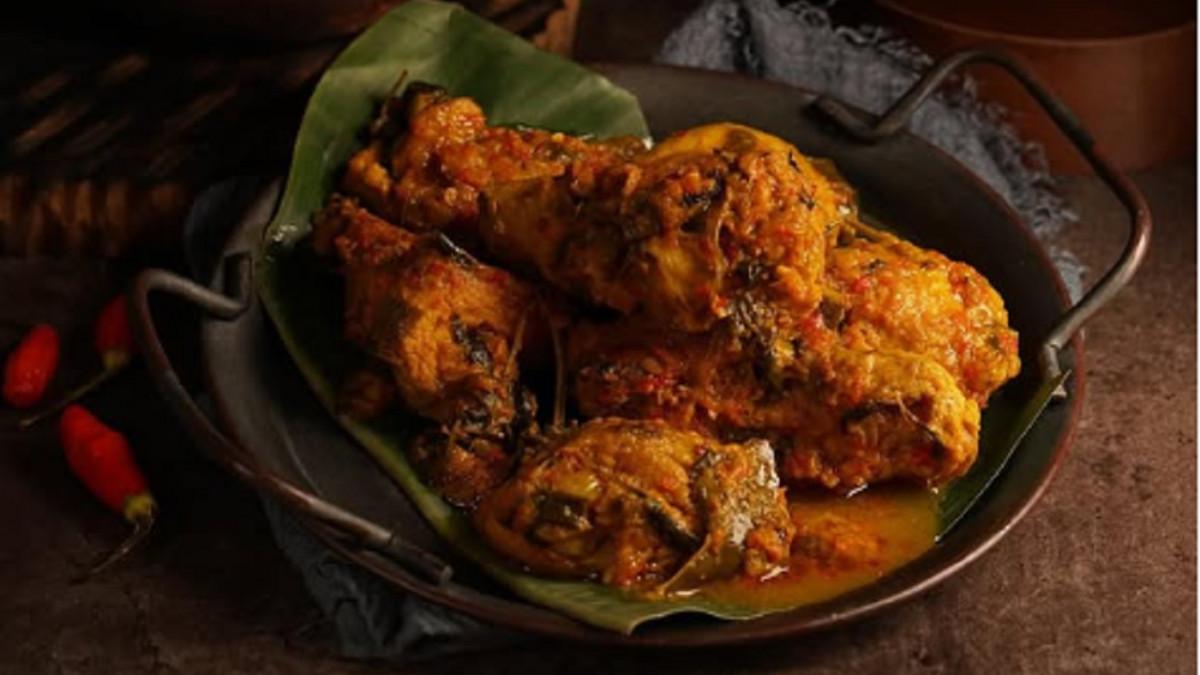 Inilah resep mudah ikan woku khas Manado, Sulawesi Utara, kuncinya ada pada rasa pedas gurih yang meresap dari rempah dan bumbu segar pilihan