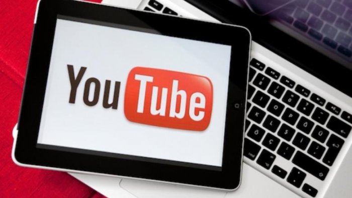 Ibu rumah tangga juga bisa membuat konten video menarik untuk YouTube, TikTok, Instagram, atau platform lainnya.