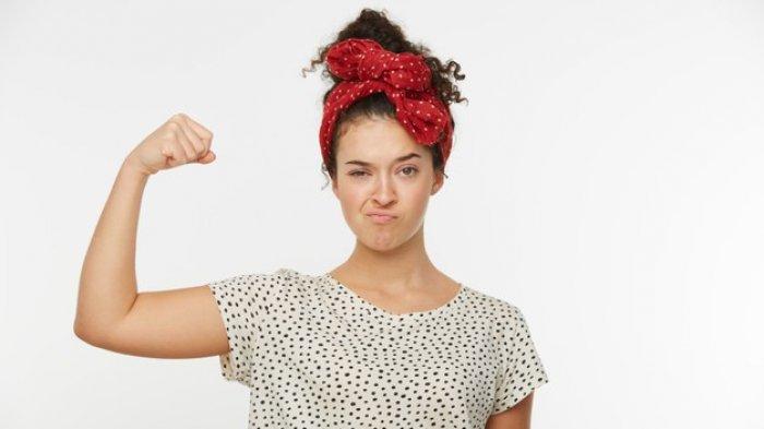 Jadilah sosok perempuan mandiri yang nggak selamanya bergantung padanya.