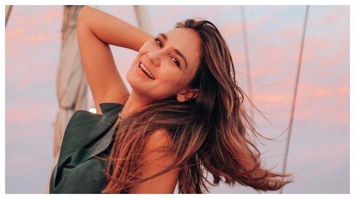 Artis Luna Maya mantan pacar Ariel Noah