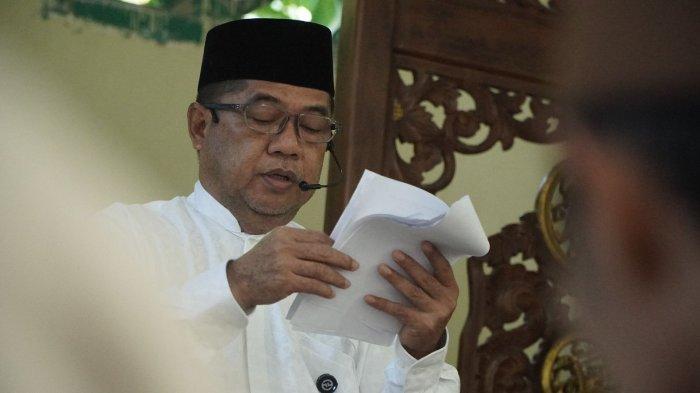 Andi Bebas Manggazali ketika melaksanakan salat idul adha 2024 di Masjid Saidul Akhirat yang berada di Dusun Galung, Desa Katumbangan Lemo, Kecamatan Campalagian, Kabupaten Polewali mandar (Polman) pada Senin (17/6/2024).